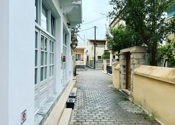 Central Suites Aegina 2